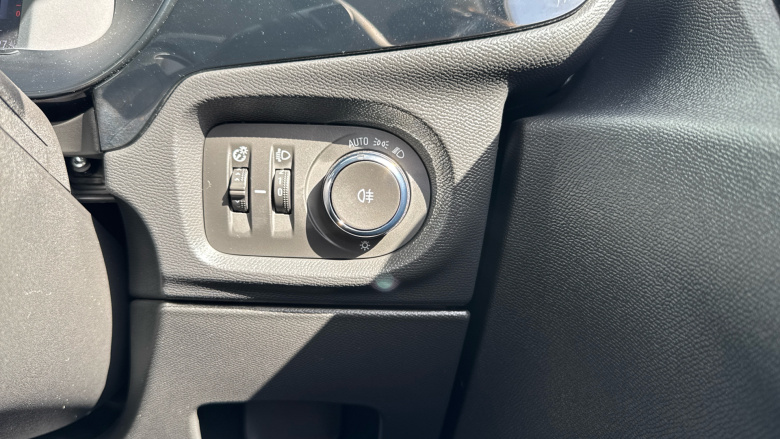 Vauxhall Corsa 100kW Design 50kWh 5dr Auto Electric Hatchback